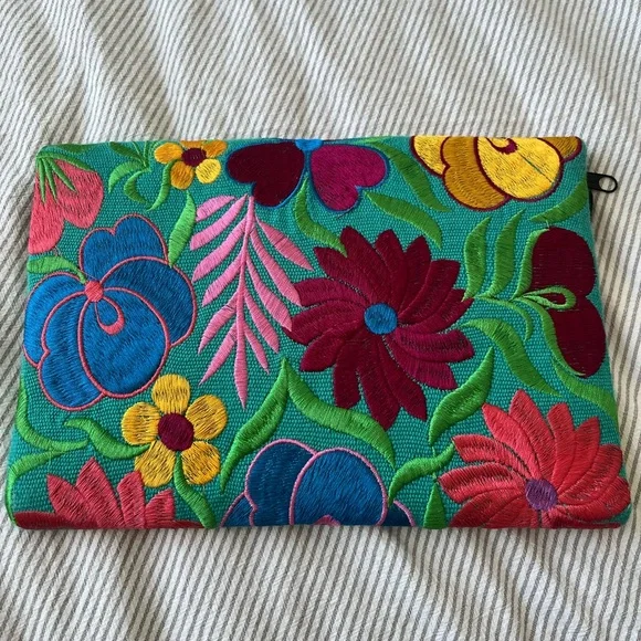 New Handmade Mexican Floral Embroidered Clutch - Picture 2 of 2